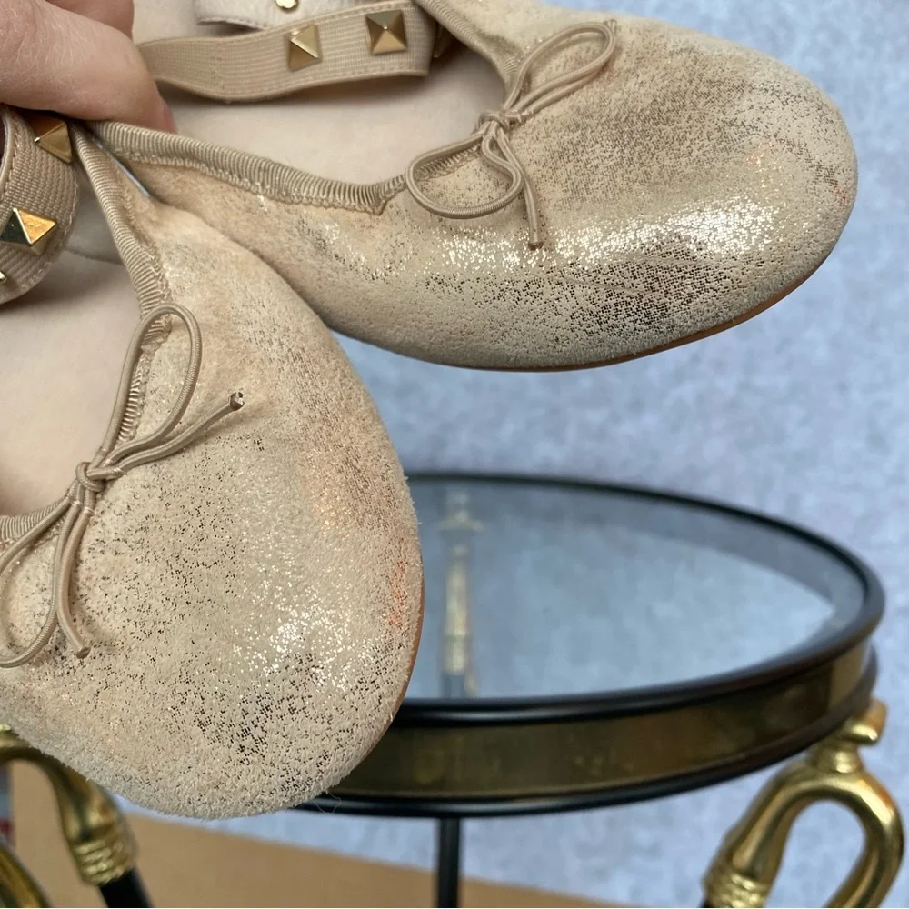 Vince Camuto metallic good